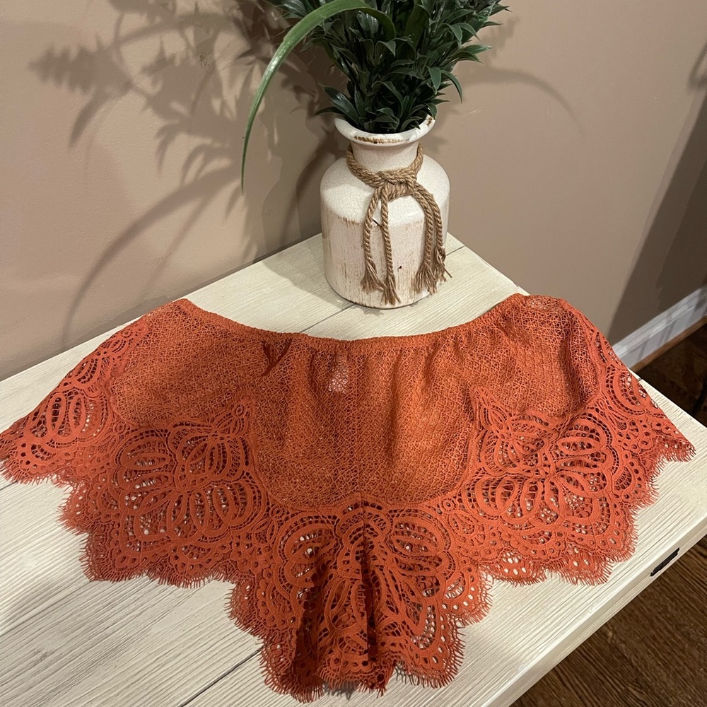 Victoria’s Secret Lace Shorts - New/ Never Worn - Picture 1 of 2